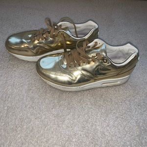 Nike Liquid Gold Nike Air Max Sneakers